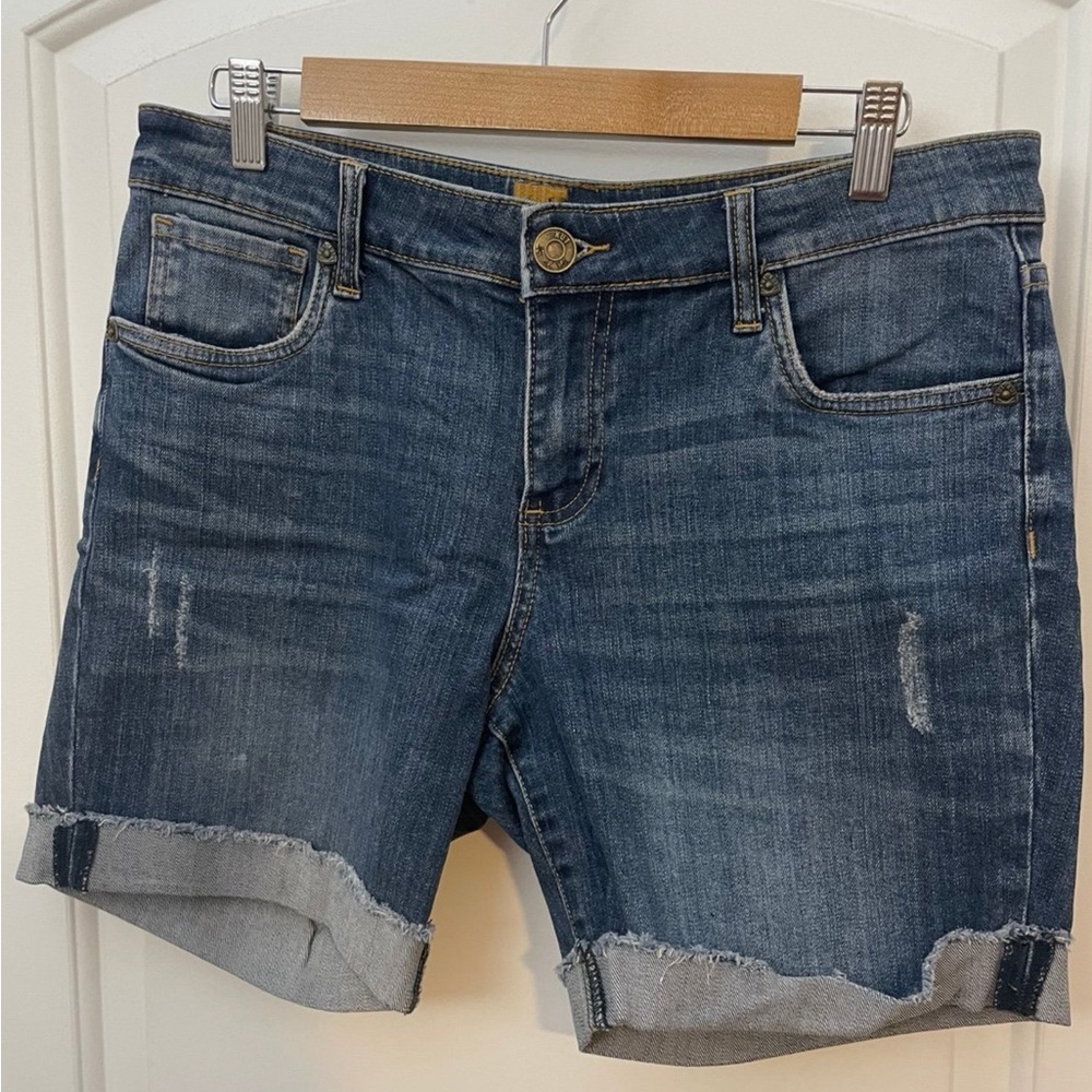 Katy Boyfriend Sort, Distressed Denim Shorts
